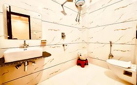 Hotel La Meridian, A Four Star Luxury Hotel & Resort - Haridwar